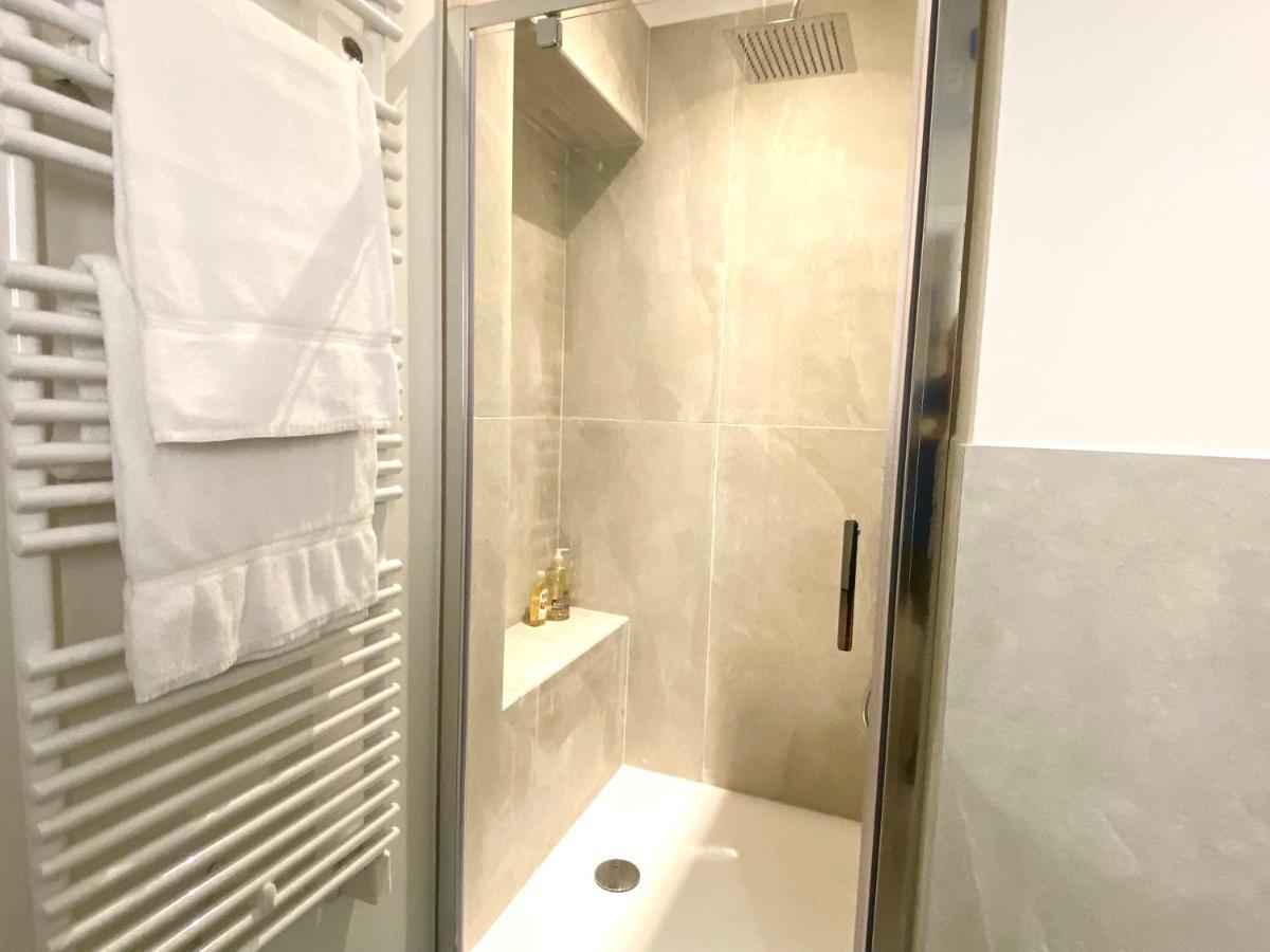 Fara Cinque Small Apartment Milan